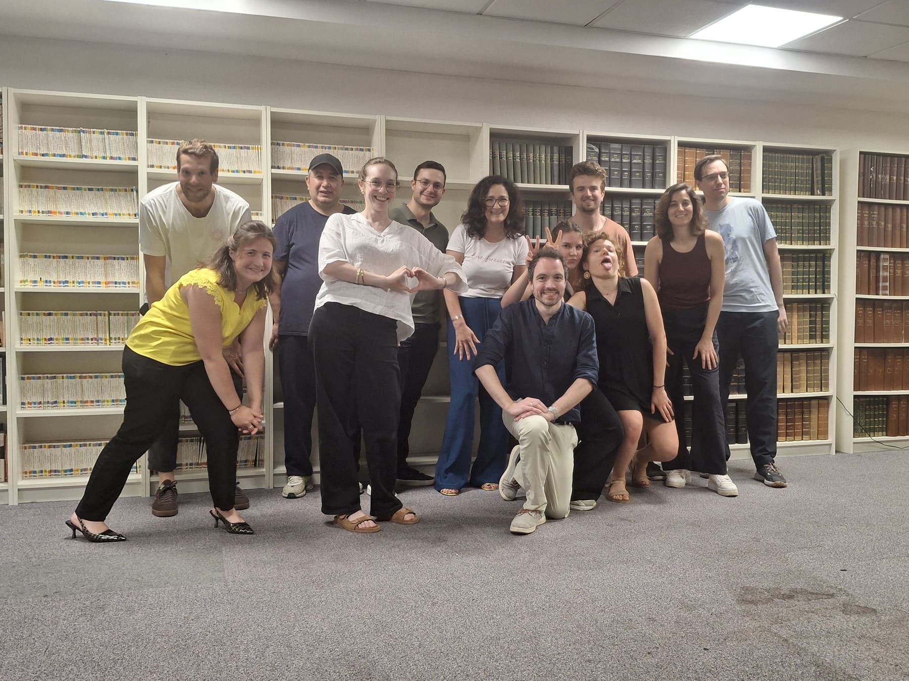 Le groupe d'élèves réuni à la fin de son atelier d'improvisation